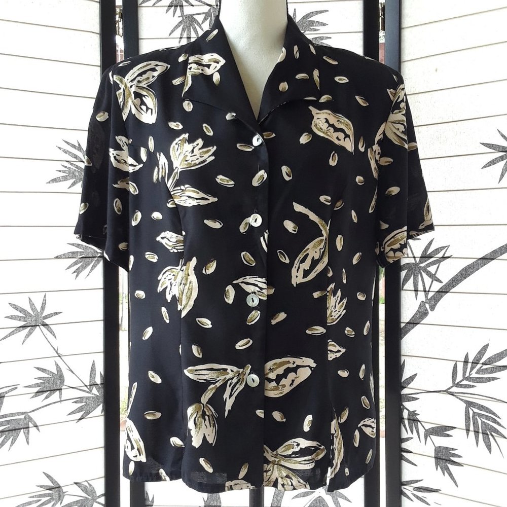 Bobbie Brooks Black Pod Print Button Down Blouse
